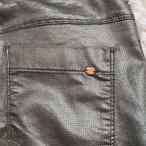 BEVY FLOG Metallic Gray Pants - Picture 7 of 13